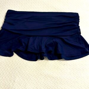 Land’s End size 12 navy blue touched waist swim mini. Barely worn. EUC